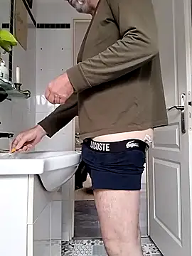 Snapshot of nicolaspgarnier chatting on October 15, 2025, 8:47 am nicolaspgarnier online show from October 15, 2025, 8:47 am