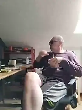 nicolaspgarnier online show from March 11, 2026, 8:31 am