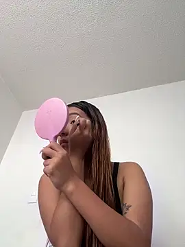 kittyrush  online show from December 17, 2025, 8:37 pm