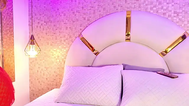 emmy rose25 online show from April 14, 2026, 11:38 am