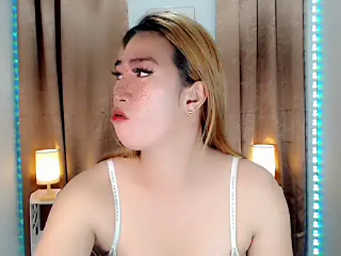 Snapshot of littleredbunny27 chatting on January 16, 2026, 5:55 am littleredbunny27 online show from January 16, 2026, 5:55 am