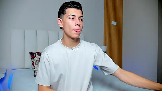 Snapshot of FireGuy_99 chatting on January 7, 2026, 1:02 pm FireGuy 99 online show from January 7, 2026, 1:02 pm