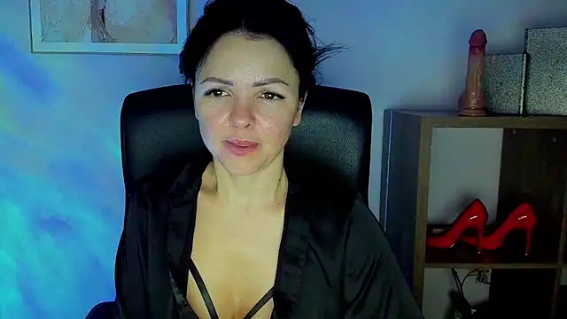 Mollybloom40 online show from December 18, 2025, 8:48 pm