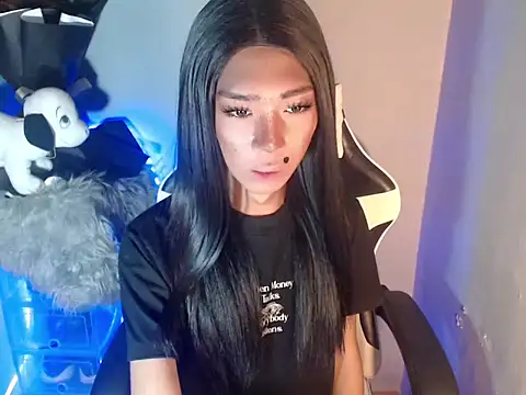 Yourasianbabyemma online show from November 5, 2025, 10:54 pm