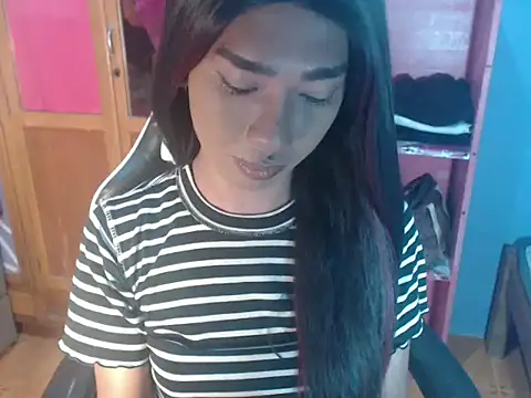Snapshot of Yourasianbabyemma chatting on May 16, 2026, 2:49 pm Yourasianbabyemma online show from May 16, 2026, 2:49 pm