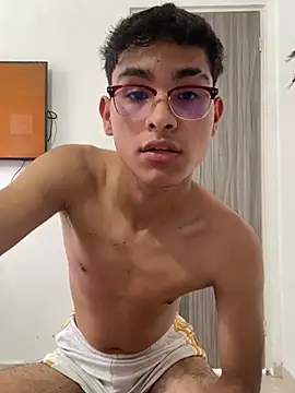 Muchachito18 online show from February 1, 2026, 6:39 pm