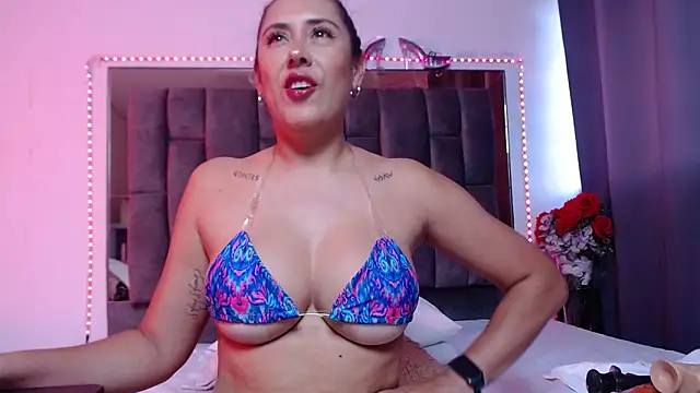 Snapshot of Salmma_Milf chatting on May 7, 2026, 11:59 am Salmma Milf online show from May 7, 2026, 11:59 am