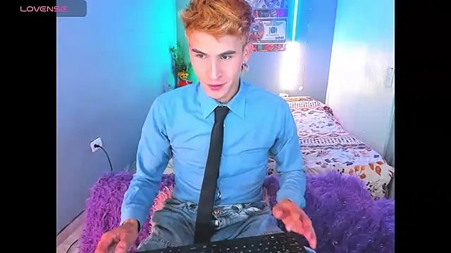 Snapshot of Latin_boysxxxx chatting on March 12, 2026, 2:39 am Latin boysxxxx online show from March 12, 2026, 2:39 am