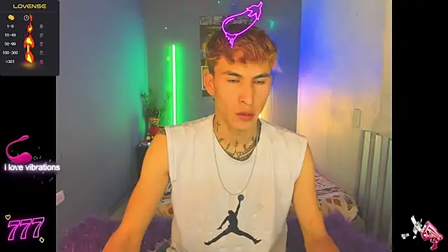 Snapshot of Latin_boysxxxx chatting on March 16, 2026, 1:11 am Latin boysxxxx online show from March 16, 2026, 1:11 am