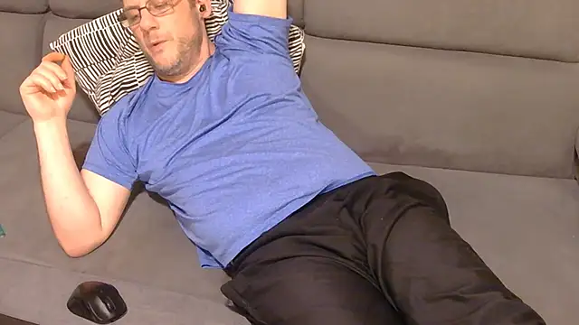 bull419M online show from February 16, 2026, 5:03 am