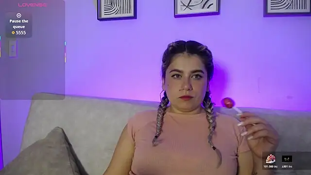 Sweet Bella Valery online show from November 4, 2025, 11:15 pm