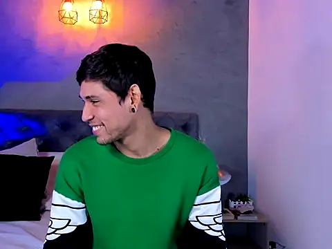 MaxHuston online show from October 15, 2025, 8:53 pm