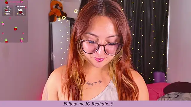 Snapshot of Rhosynn chatting on October 22, 2025, 8:41 pm Rhosynn online show from October 22, 2025, 8:41 pm