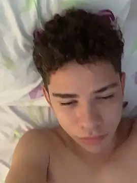 Snapshot of Leo_TheGod chatting on October 20, 2025, 7:47 pm Leo TheGod online show from October 20, 2025, 7:47 pm