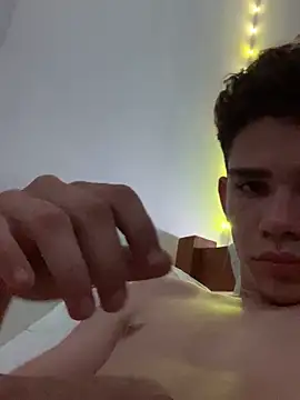 Snapshot of Leo_TheGod chatting on October 21, 2025, 7:03 pm Leo TheGod online show from October 21, 2025, 7:03 pm