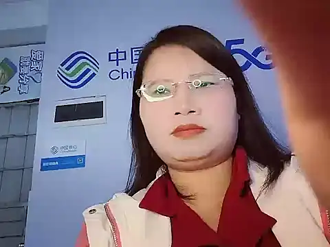 Snapshot of Rose-128 chatting on October 20, 2025, 6:36 am Rose-128 online show from October 20, 2025, 6:36 am