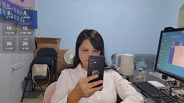 Snapshot of Rose-128 chatting on October 30, 2025, 4:47 am Rose-128 online show from October 30, 2025, 4:47 am