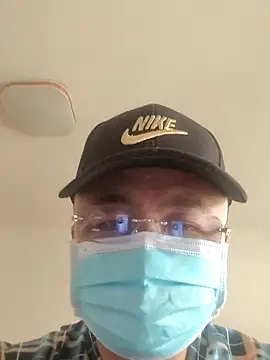 caige8888 online show from October 18, 2025, 7:09 am