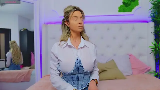 AriannaSins online show from January 16, 2025, 1:47 pm