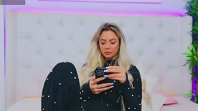 AriannaSins online show from January 24, 2025, 7:49 pm