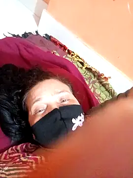 Snapshot of Moyna_1 chatting on October 30, 2025, 6:30 pm Moyna 1 online show from October 30, 2025, 6:30 pm