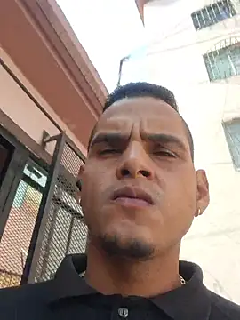 Snapshot of Daiberrubio chatting on December 14, 2025, 5:40 pm Daiberrubio online show from December 14, 2025, 5:40 pm