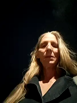 Snapshot of Cheryl_F chatting on March 30, 2026, 6:42 pm Cheryl F online show from March 30, 2026, 6:42 pm