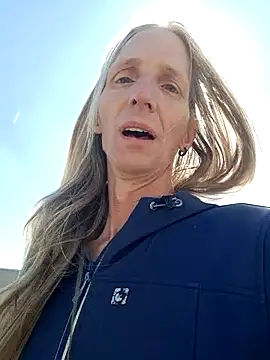Snapshot of Cheryl_F chatting on April 22, 2026, 10:06 am Cheryl F online show from April 22, 2026, 10:06 am