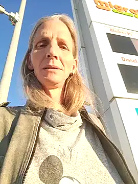 Snapshot of Cheryl_F chatting on April 30, 2026, 5:52 pm Cheryl F online show from April 30, 2026, 5:52 pm