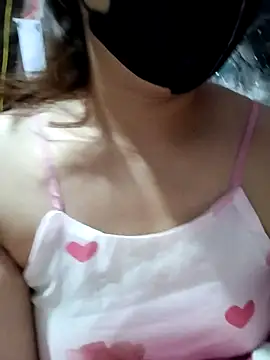 Snapshot of Michan68 chatting on October 21, 2025, 7:42 am Michan68 online show from October 21, 2025, 7:42 am