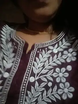 Snapshot of diksha--s chatting on June 5, 2026, 6:42 am diksha--s online show from June 5, 2026, 6:42 am