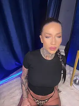 ScarletNoir online show from March 12, 2026, 3:01 am