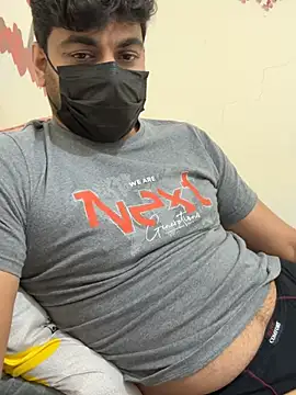 Snapshot of Handsome8677 chatting on January 18, 2026, 9:35 am Handsome8677 online show from January 18, 2026, 9:35 am