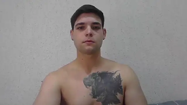 Snapshot of Zure-xxx chatting on June 4, 2026, 2:17 am Zure-xxx online show from June 4, 2026, 2:17 am