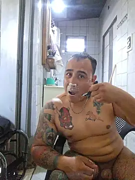 Snapshot of Rueditasss chatting on January 6, 2026, 2:43 pm Rueditasss online show from January 6, 2026, 2:43 pm