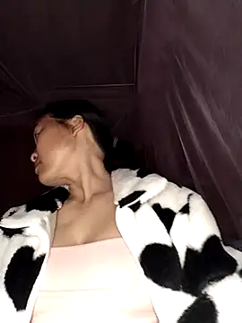 Spring-mky online show from January 6, 2026, 12:31 pm