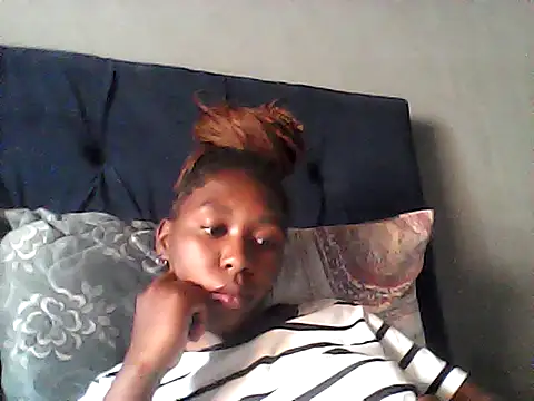 sexysmalldaily04 online show from October 26, 2025, 12:22 pm