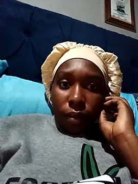 sexysmalldaily04 online show from December 14, 2025, 1:16 pm