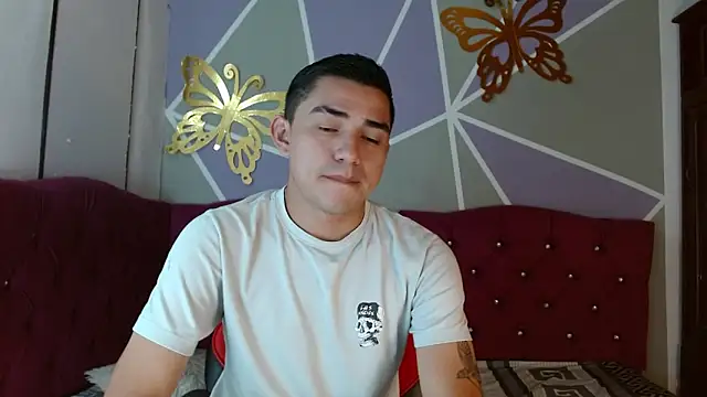 Ruiz2416 online show from October 16, 2025, 11:22 am