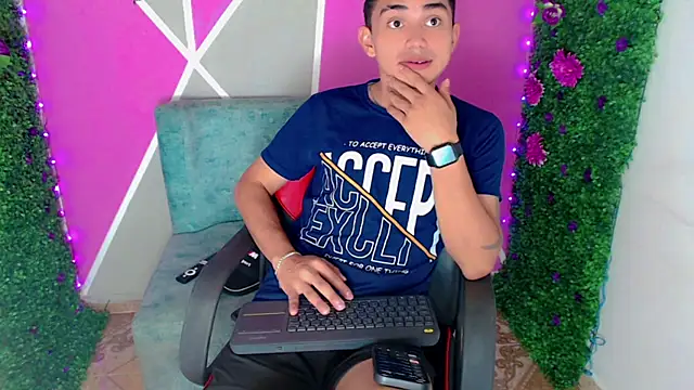 Ruiz2416 online show from October 17, 2025, 11:24 am