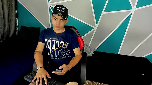 Ruiz2416 online show from October 22, 2025, 11:32 am