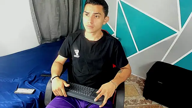 Ruiz2416 online show from October 24, 2025, 11:50 am
