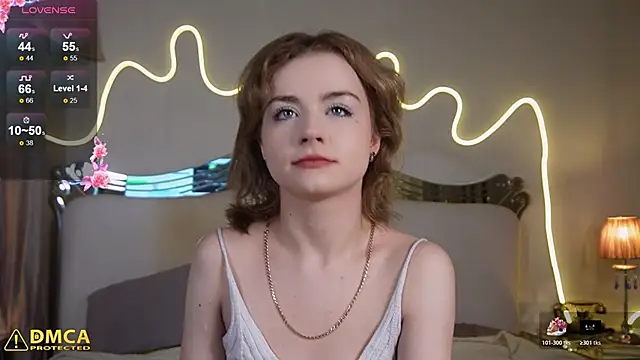 Snapshot of little__emily chatting on October 19, 2025, 9:04 pm little emily online show from October 19, 2025, 9:04 pm