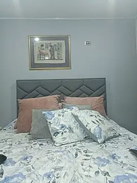 Elizabeth bennett 6 online show from April 12, 2026, 3:44 am