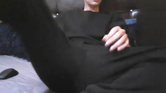 esmermoon online show from November 13, 2025, 11:03 pm