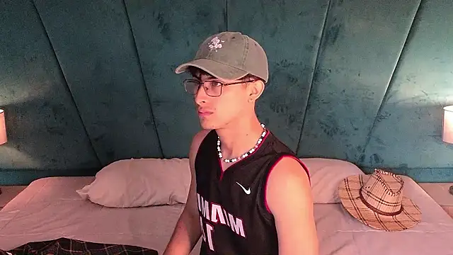 Aaron Eze online show from March 27, 2026, 9:14 pm