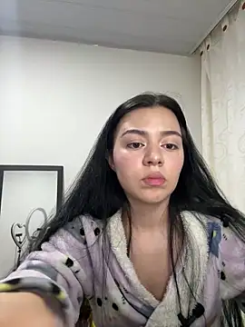Snapshot of Midori_rosse chatting on May 15, 2026, 11:45 pm Midori rosse online show from May 15, 2026, 11:45 pm