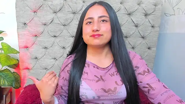 Samanta Fischer online show from November 1, 2025, 11:34 am