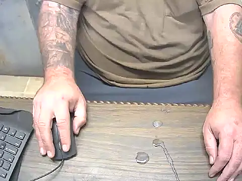 awynn1980 online show from October 31, 2025, 4:19 pm