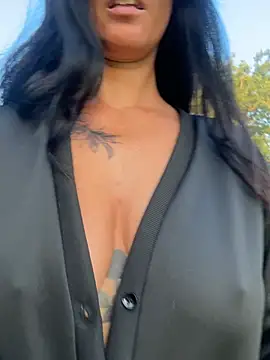 DarkestDreamxox online show from June 19, 2026, 5:01 am